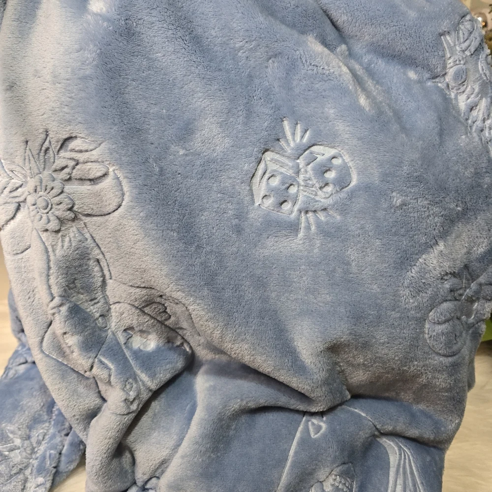 Ed Hardy Embossed plush oversized throw 60in x 70in new